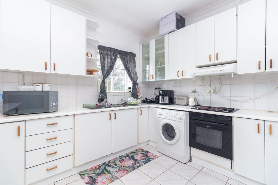 2 Bedroom Property for Sale in Vredehoek Western Cape